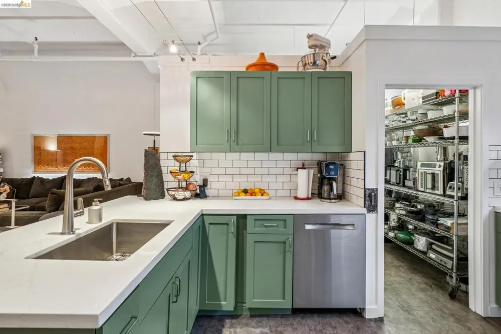 958 28th St. #2825B Oakland, CA 94608
