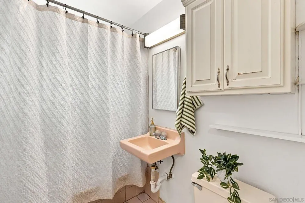 622 W 13th Ave Escondido, CA 92025