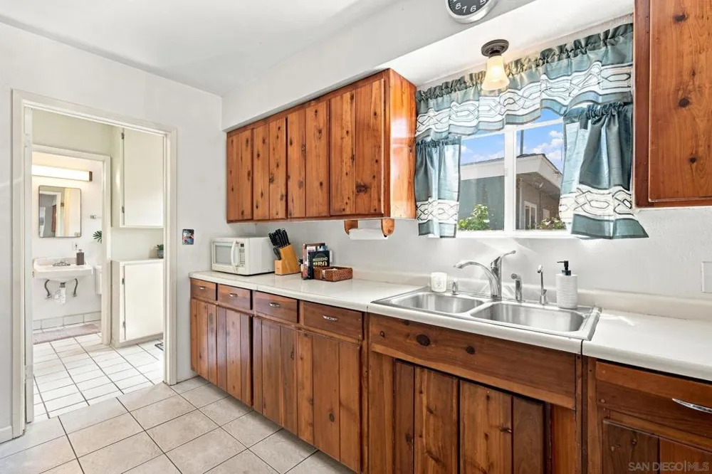 622 W 13th Ave Escondido, CA 92025