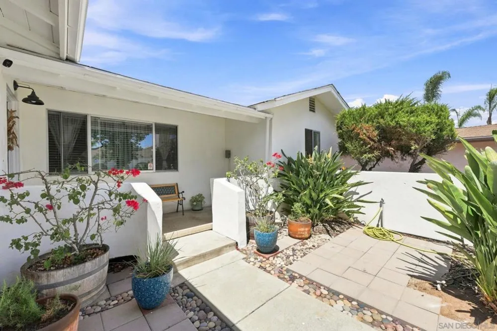 622 W 13th Ave Escondido, CA 92025
