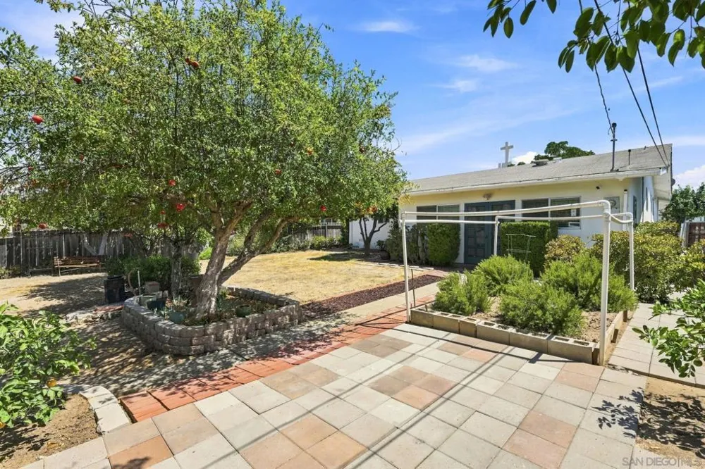 622 W 13th Ave Escondido, CA 92025