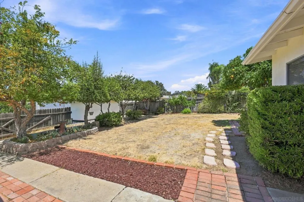 622 W 13th Ave Escondido, CA 92025