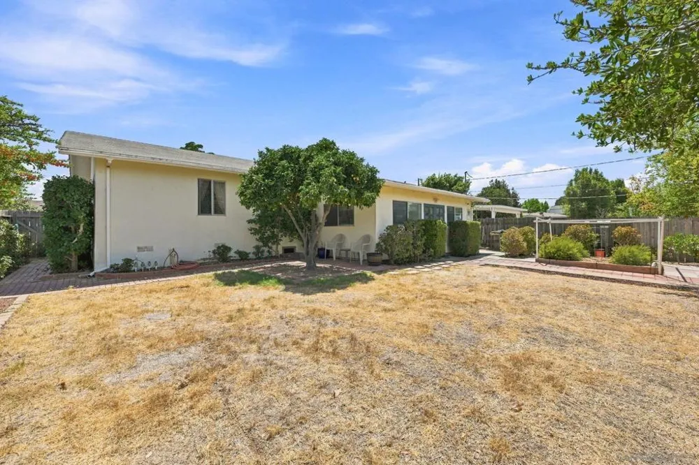 622 W 13th Ave Escondido, CA 92025