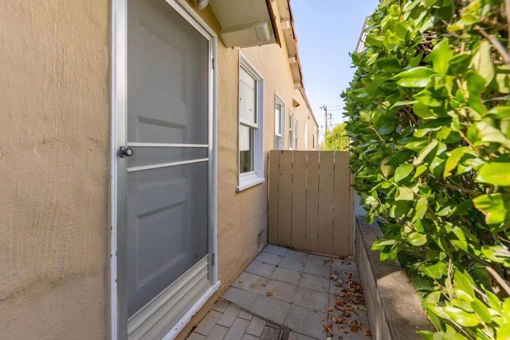 1428 Montero Avenue Burlingame, CA 94010