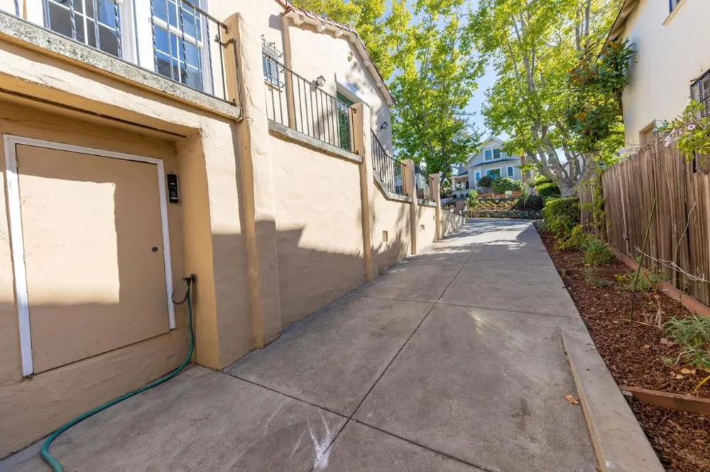1428 Montero Avenue Burlingame, CA 94010