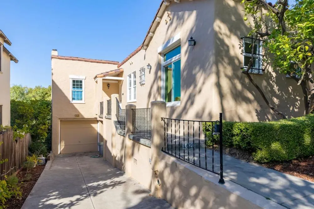 1428 Montero Avenue Burlingame, CA 94010