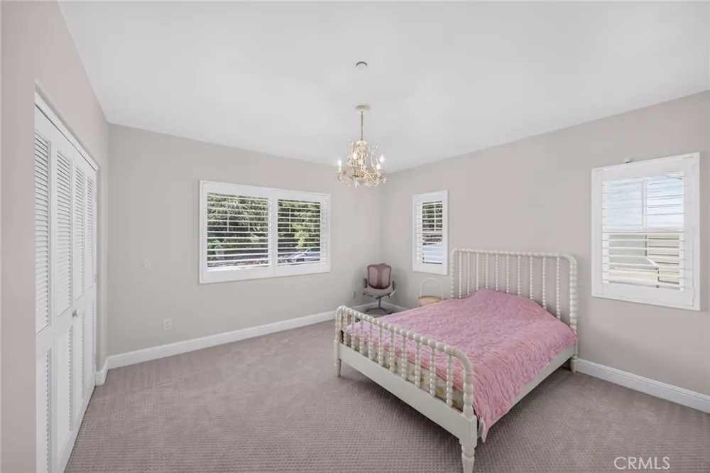 15 E Alegria Sierra Madre, CA 91024