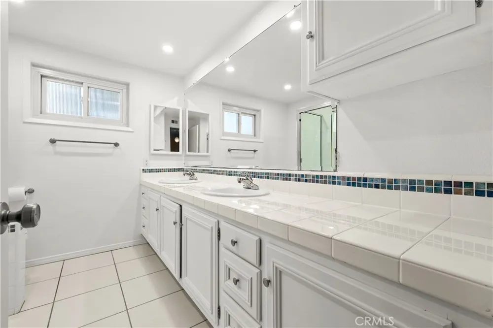 6871 Auburn Drive Huntington Beach, CA 92647