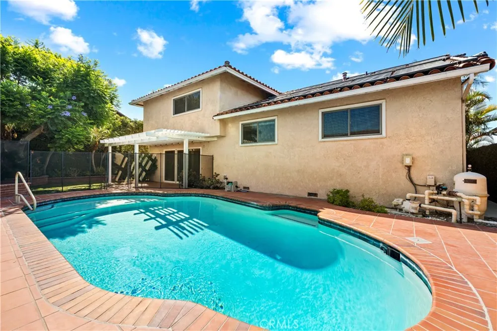 6871 Auburn Drive Huntington Beach, CA 92647