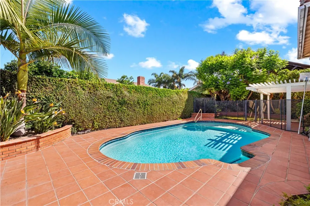 6871 Auburn Drive Huntington Beach, CA 92647