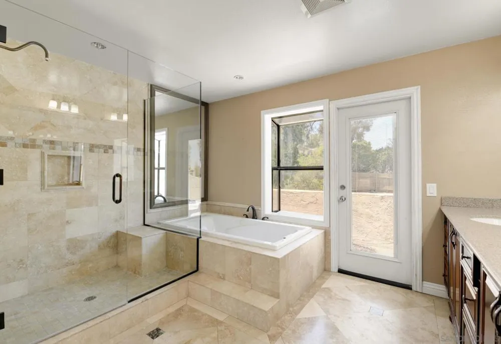 1036 Long Shadow Ct El Cajon, CA 92019