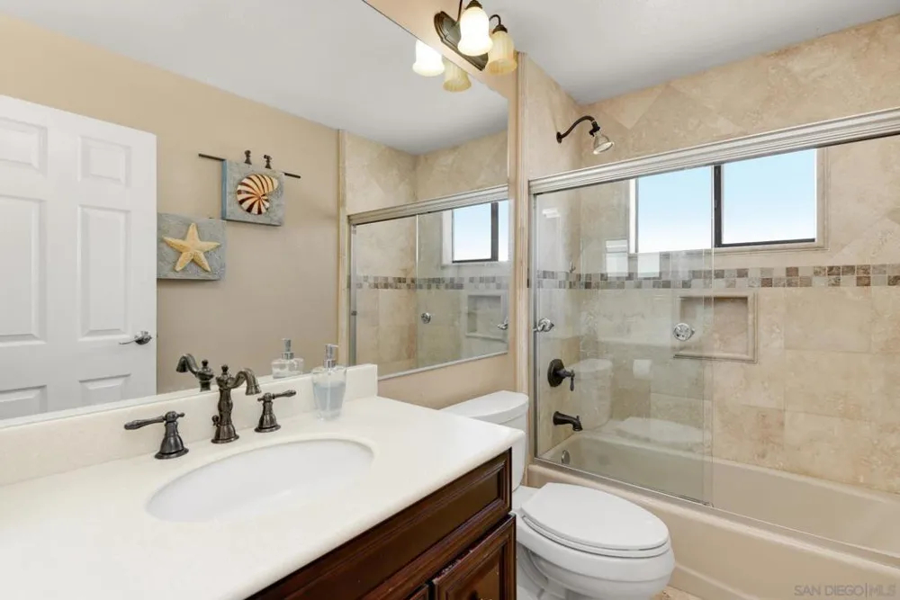 1036 Long Shadow Ct El Cajon, CA 92019