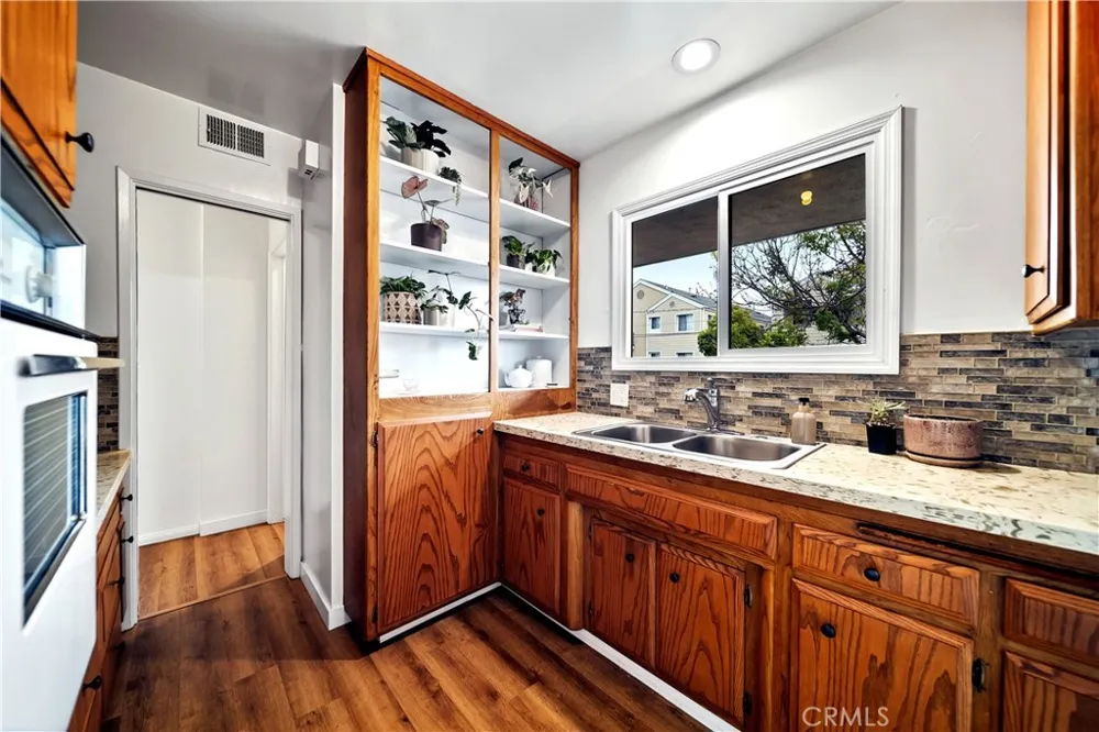 311 Cherry Avenue #2 Long Beach, CA 90802