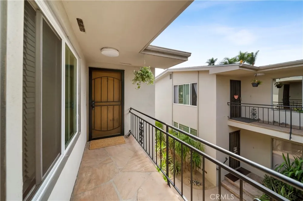 311 Cherry Avenue #2 Long Beach, CA 90802