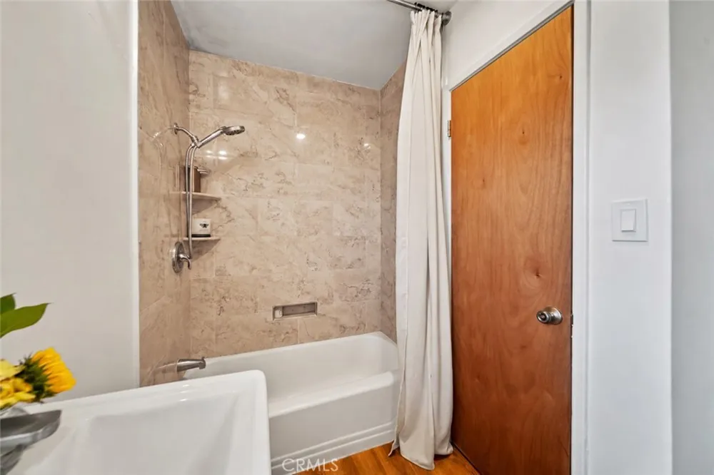 311 Cherry Avenue #2 Long Beach, CA 90802