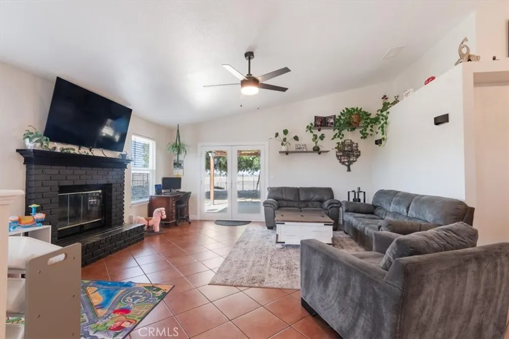 140 Mesa Grande Shandon, CA 93461
