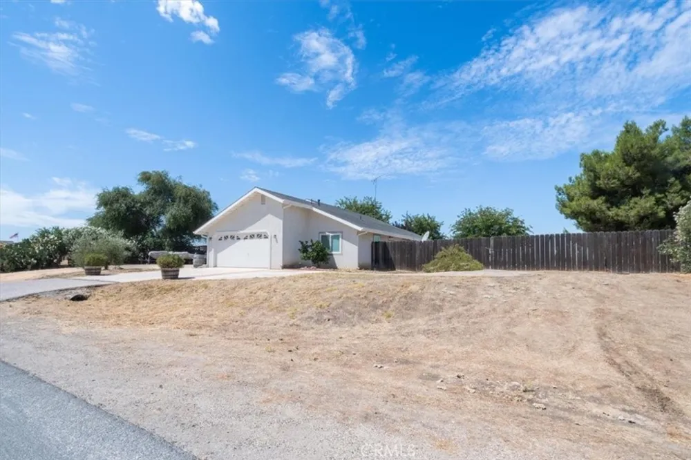140 Mesa Grande Shandon, CA 93461