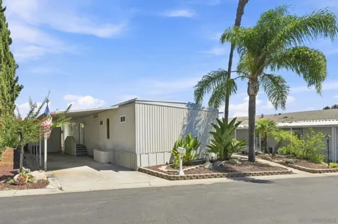 1145 E Barham #SPC 3