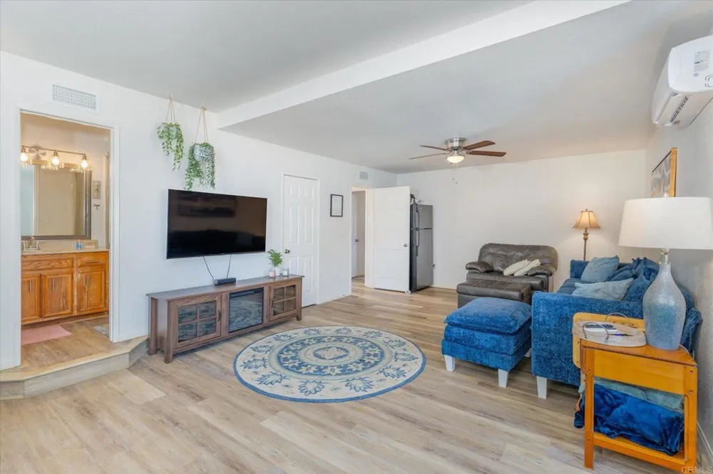 1977 Rowley Avenue Ramona, CA 92065