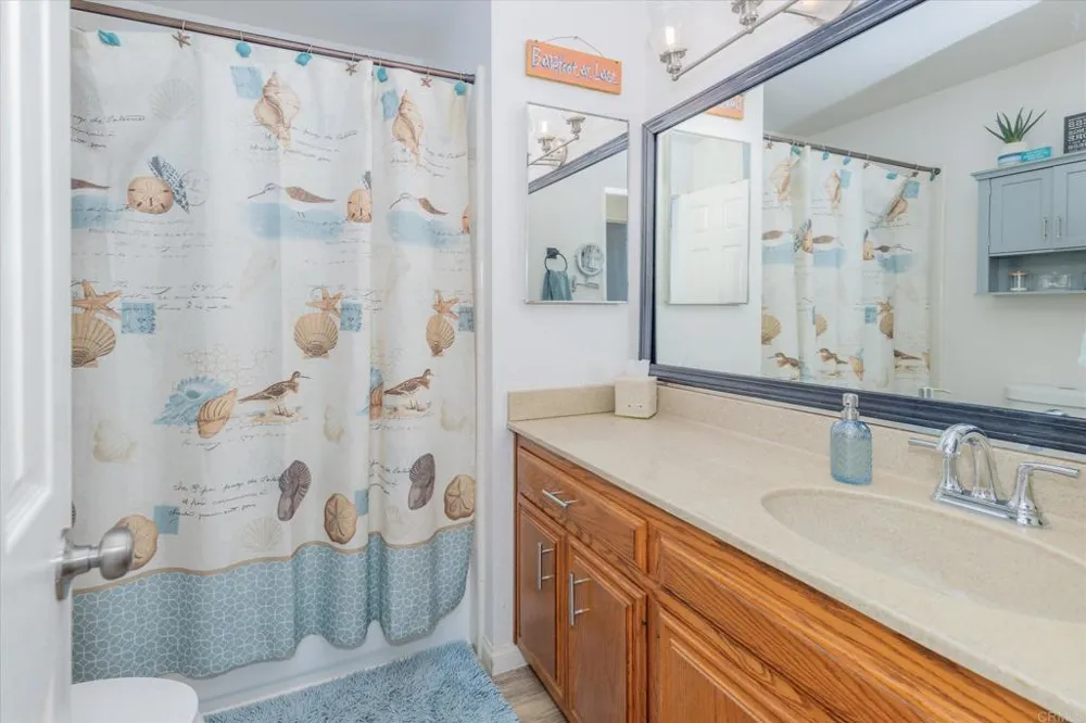 1977 Rowley Avenue Ramona, CA 92065