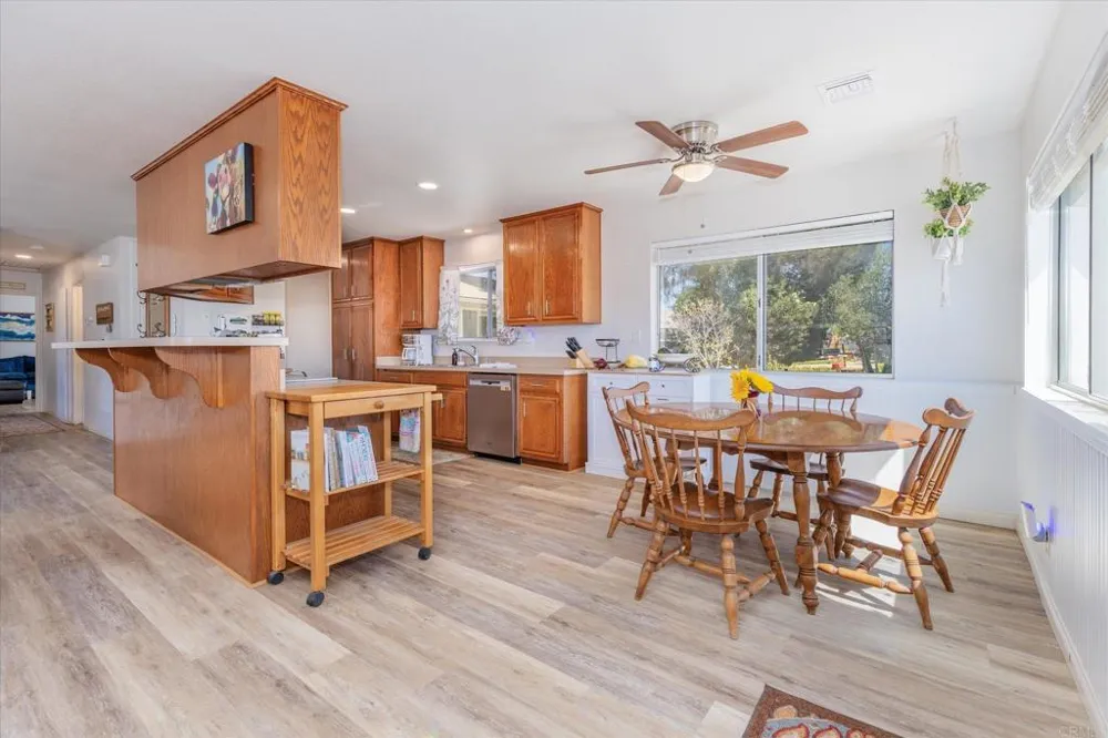 1977 Rowley Avenue Ramona, CA 92065