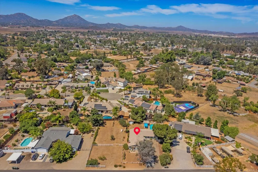 1977 Rowley Avenue Ramona, CA 92065