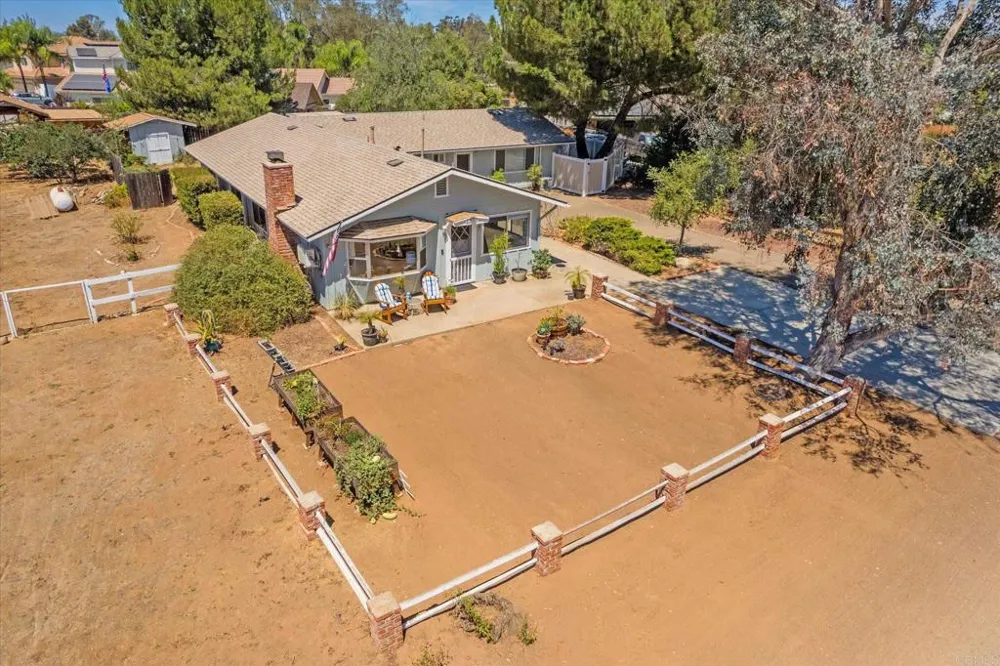 1977 Rowley Avenue Ramona, CA 92065