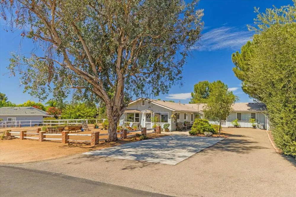 1977 Rowley Avenue Ramona, CA 92065