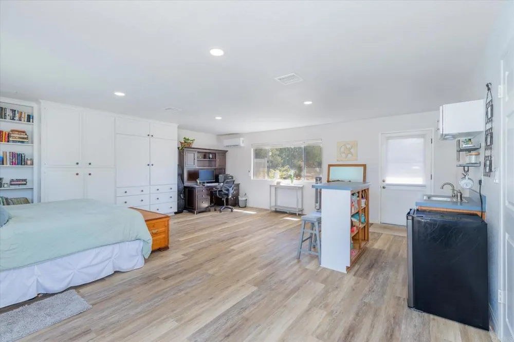 1977 Rowley Avenue Ramona, CA 92065
