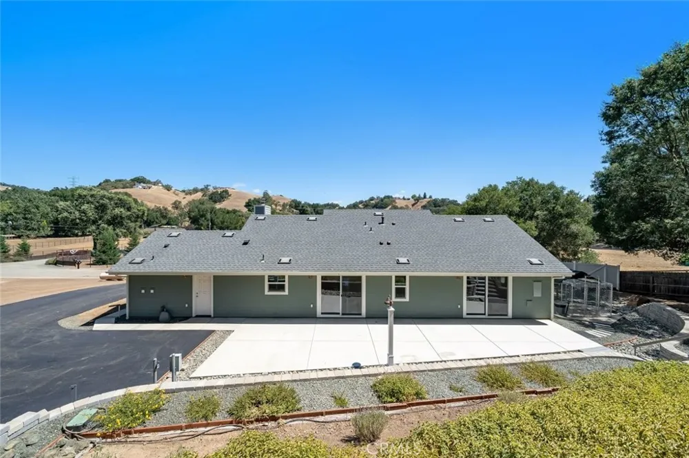 13505 Santa Lucia Atascadero, CA 93422