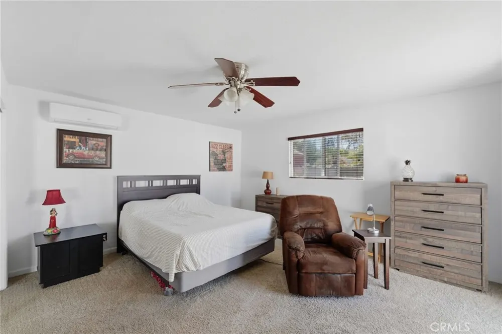 2114 W West Fullerton, CA 92833