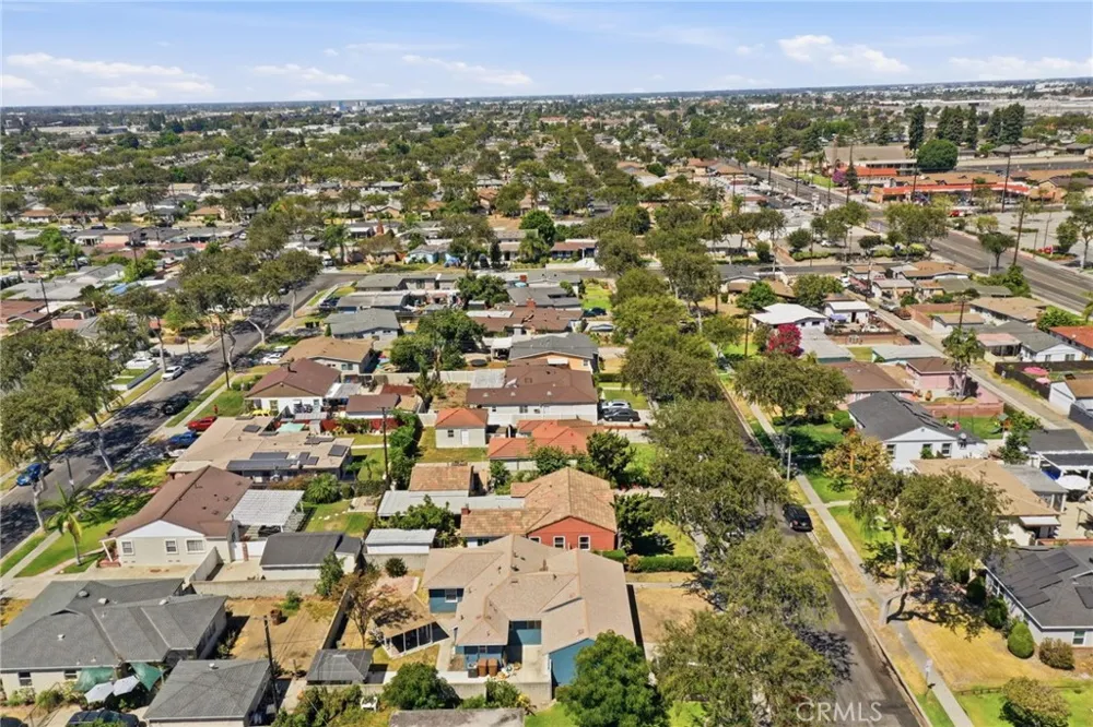 2114 W West Fullerton, CA 92833