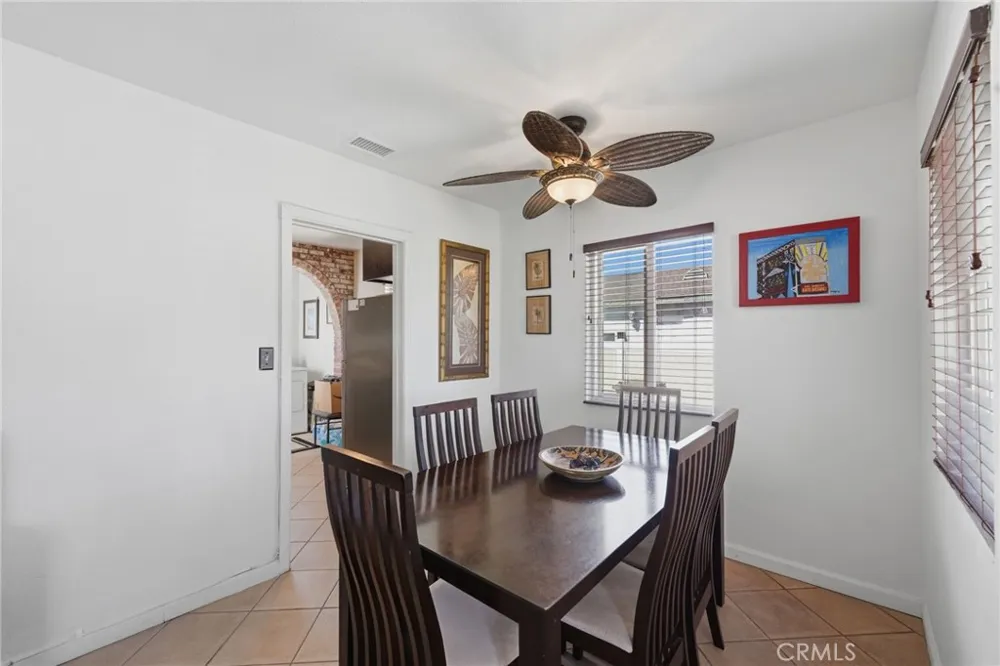 2114 W West Fullerton, CA 92833
