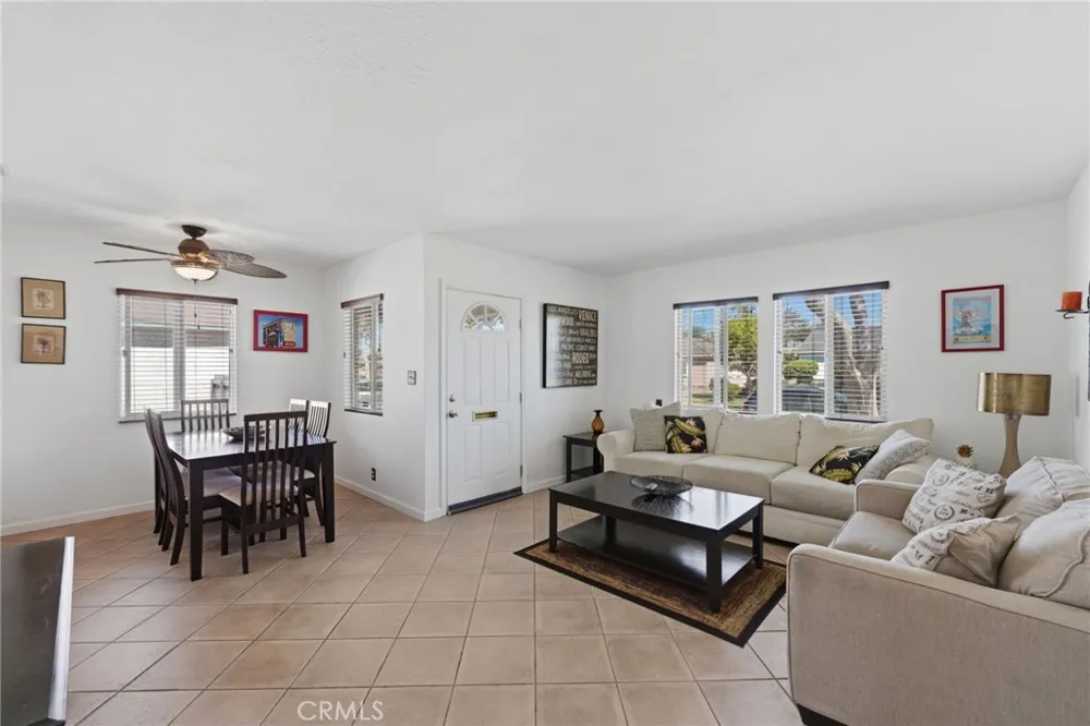 2114 W West Fullerton, CA 92833