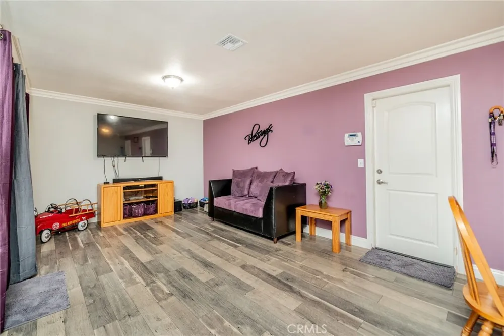501 Glenn Place Ontario, CA 91764
