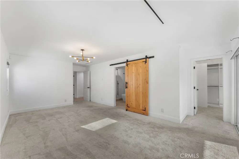 10960 Baton Rouge Northridge, CA 91326