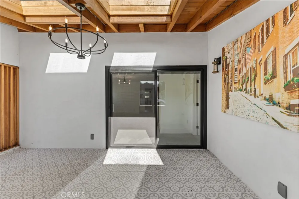10960 Baton Rouge Northridge, CA 91326