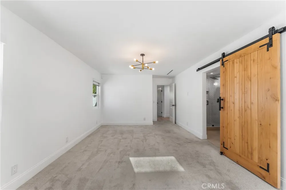 10960 Baton Rouge Northridge, CA 91326