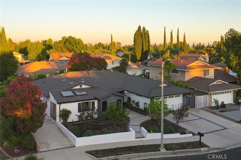 10960 Baton Rouge Northridge, CA 91326