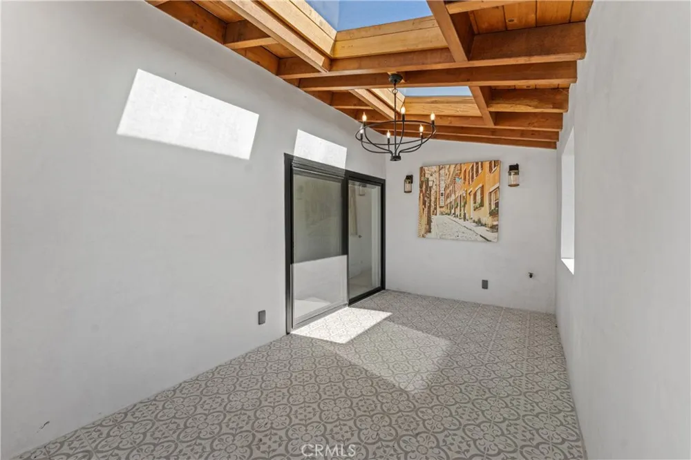 10960 Baton Rouge Northridge, CA 91326