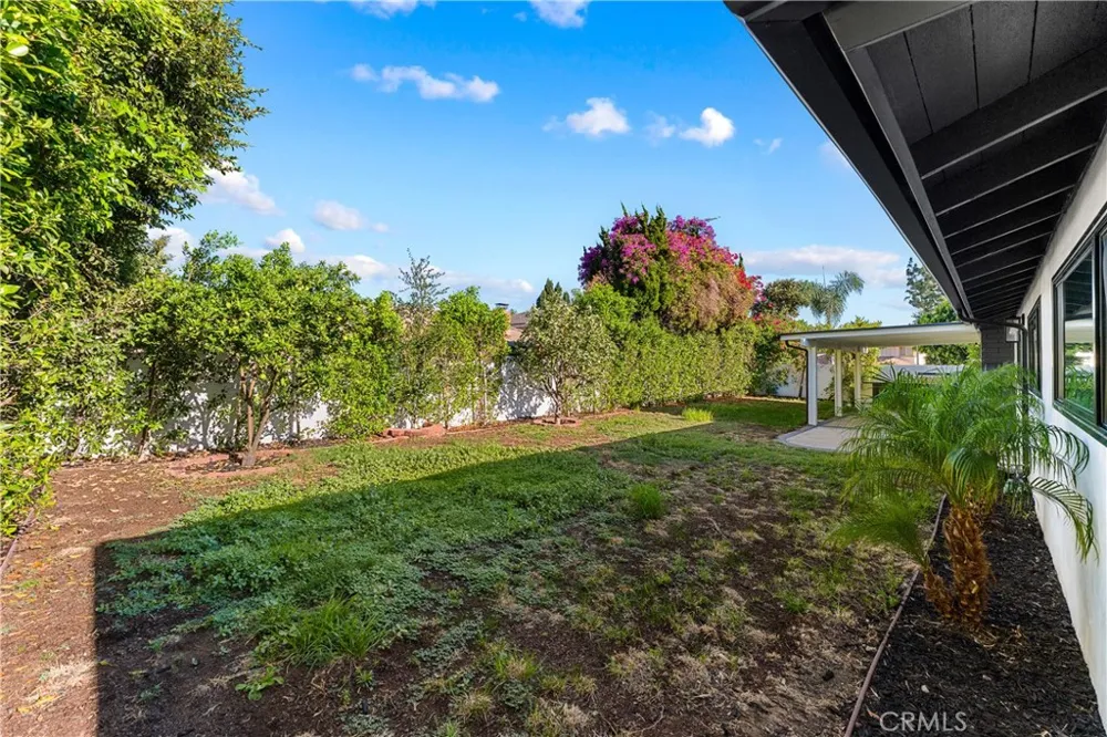 10960 Baton Rouge Northridge, CA 91326