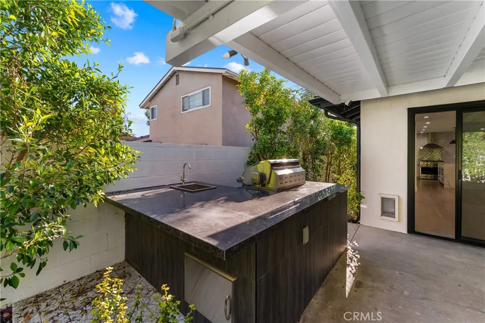 10960 Baton Rouge Northridge, CA 91326