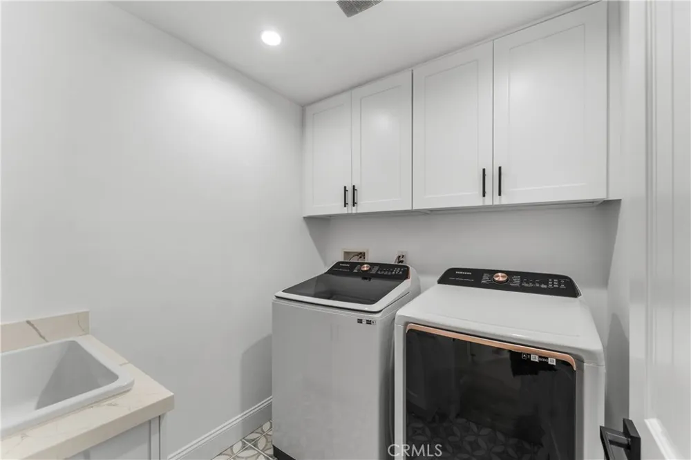 10960 Baton Rouge Northridge, CA 91326
