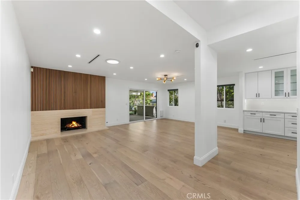 10960 Baton Rouge Northridge, CA 91326