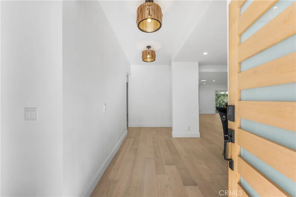 10960 Baton Rouge Northridge, CA 91326