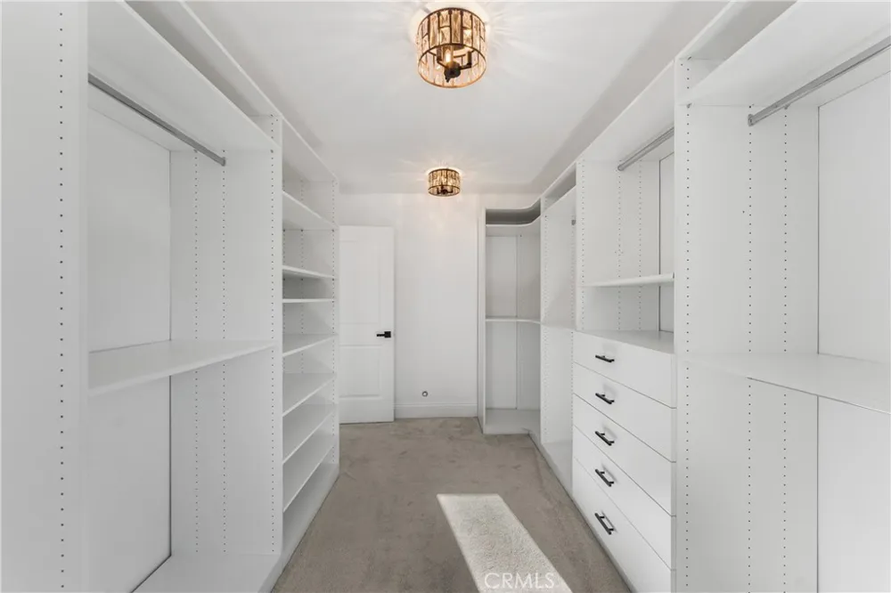 10960 Baton Rouge Northridge, CA 91326