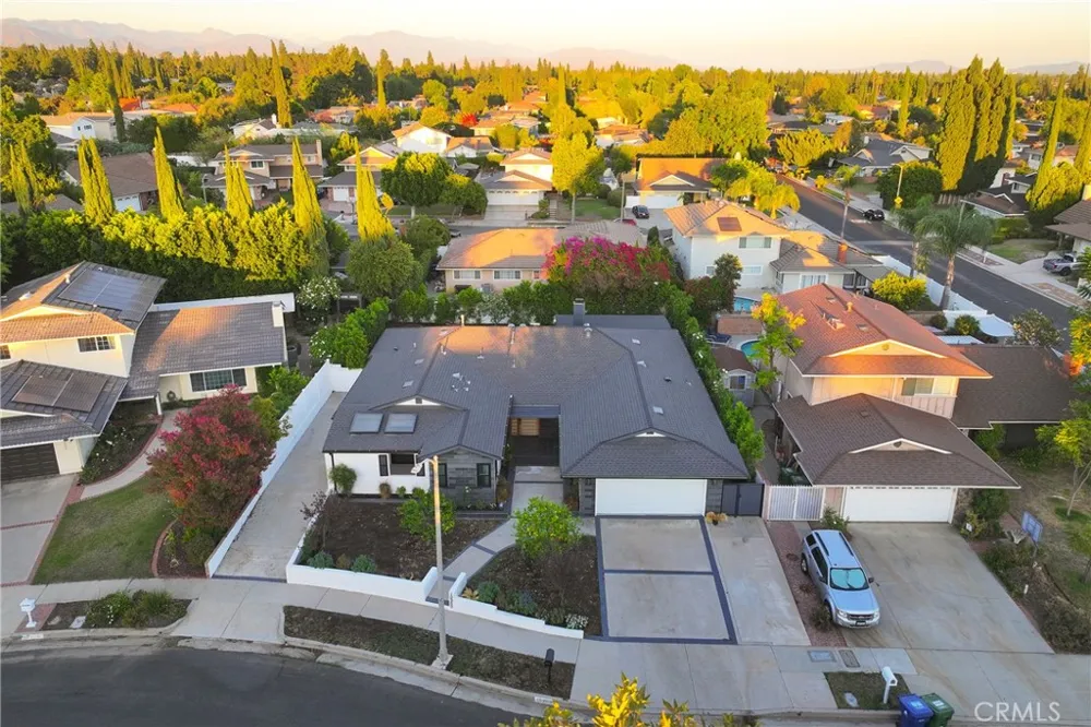 10960 Baton Rouge Northridge, CA 91326