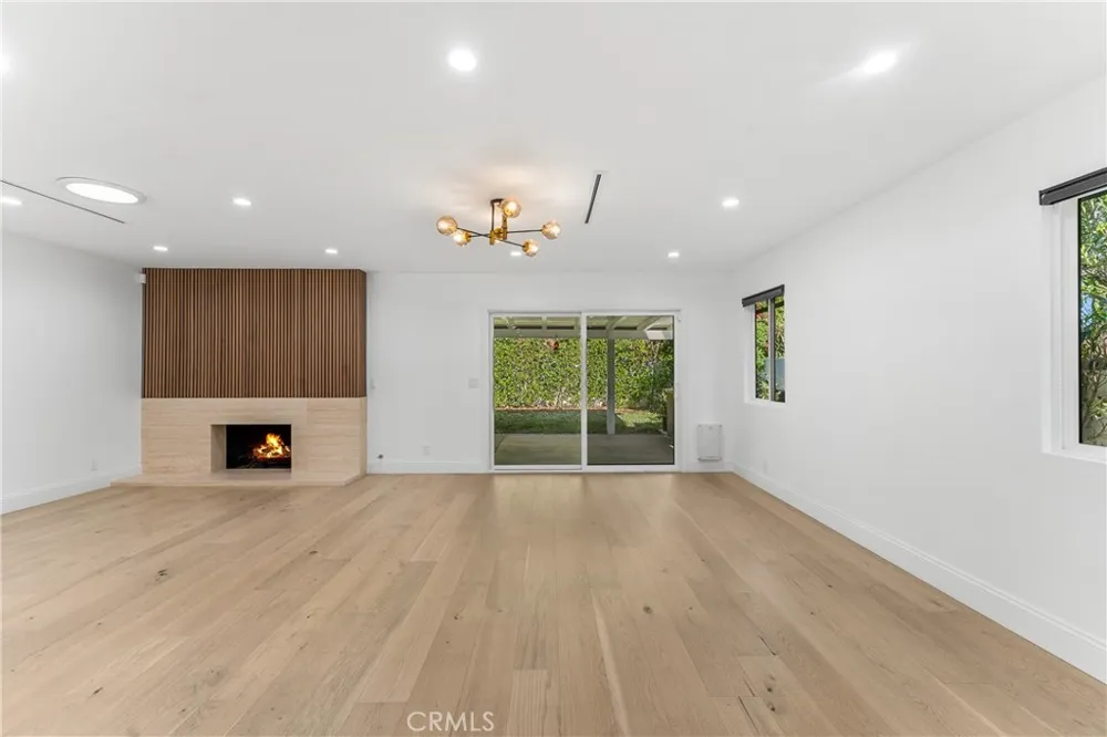 10960 Baton Rouge Northridge, CA 91326