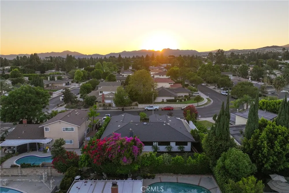 10960 Baton Rouge Northridge, CA 91326