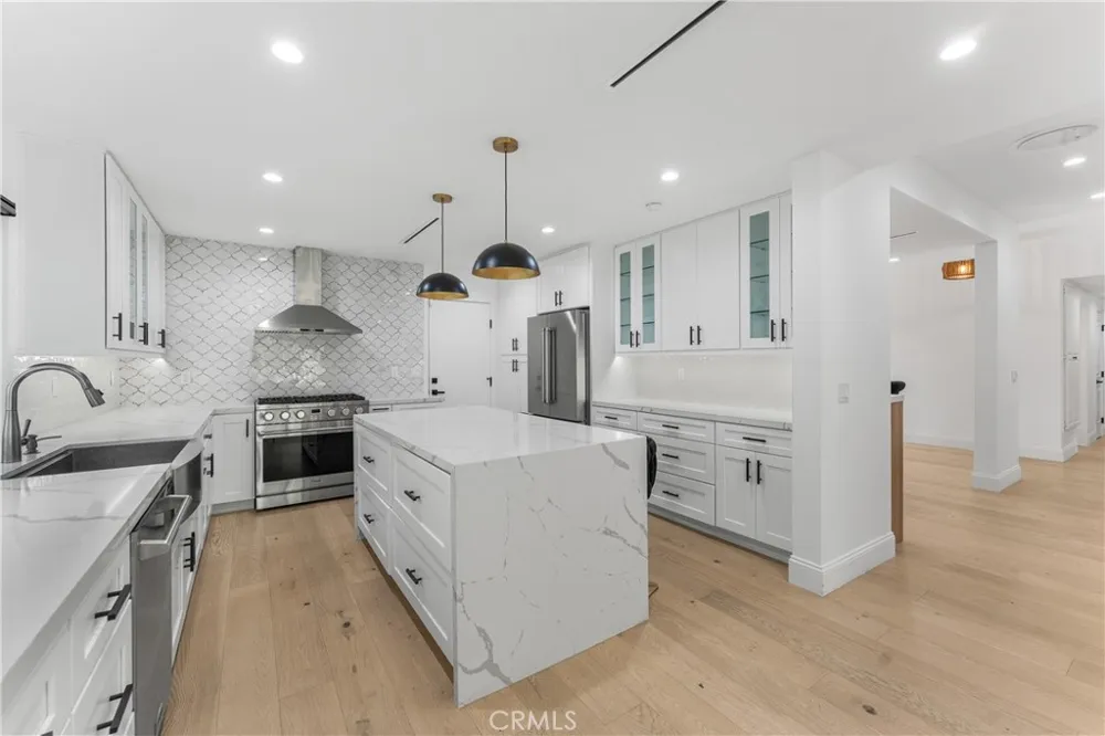 10960 Baton Rouge Northridge, CA 91326